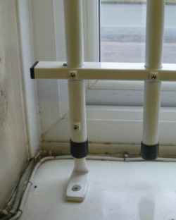 Window bar reveal fit closeup